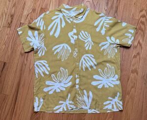 Folk Clothing Henno Short Sleeve Linen Blend Shirt Gold Mustard Leaf Print M